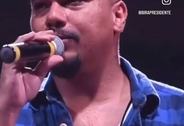 Bruno Cardoso, do Sorriso Maroto, faz homenagem emocionante a Bira Presidente: “Meu super-herói se foi”