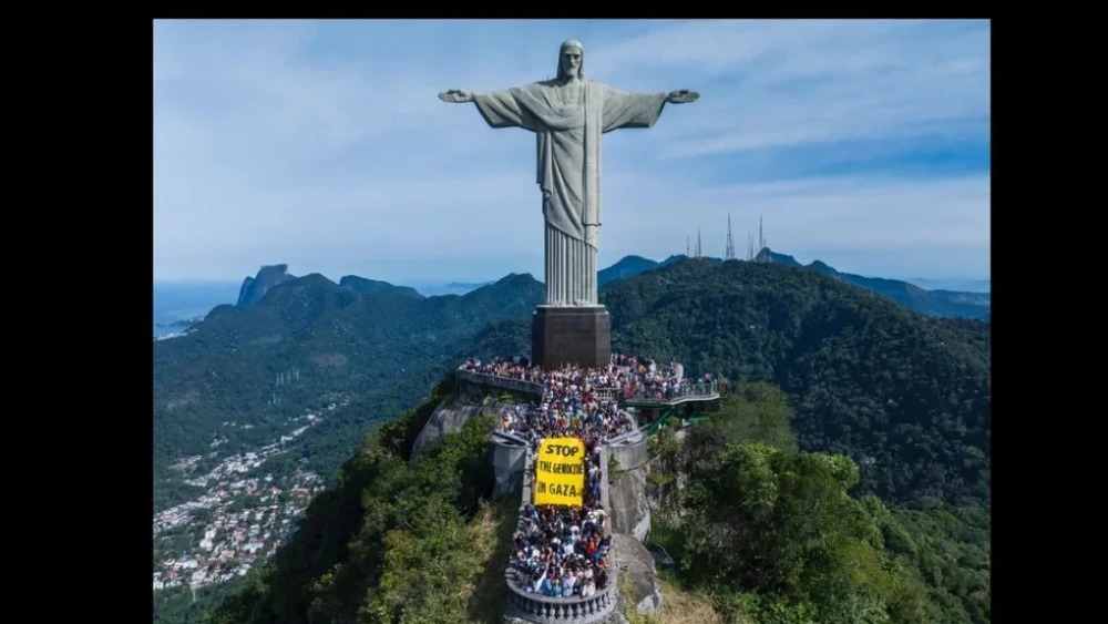 Coletivo faz ato em defesa da Palestina no Cristo Redentor: ‘Parem o genocídio em Gaza’