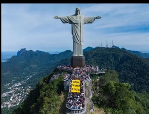 Coletivo faz ato em defesa da Palestina no Cristo Redentor: ‘Parem o genocídio em Gaza’