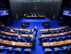 Centrão desistiu de pedir espaço no governo, mas não quer desembarque imediato