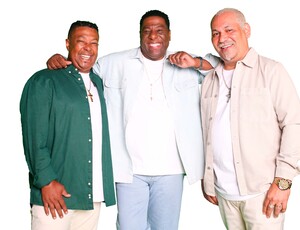 Chrigor (ExaltaSamba), Netinho de Paula (Negritude Jr) e Marcio Art (Art Popular). Dia 28 de Junho,  no Qualistage