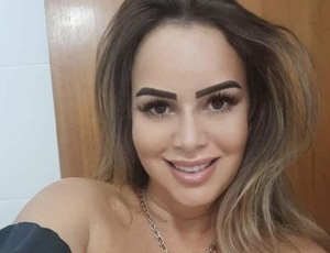 Poderosa! Renatha Olyver é vista em Famosa Balada de Pato de Minas: 