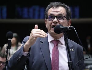 Reimont aprova projeto de lei que garante leitos em UTI para pessoas 80+   
