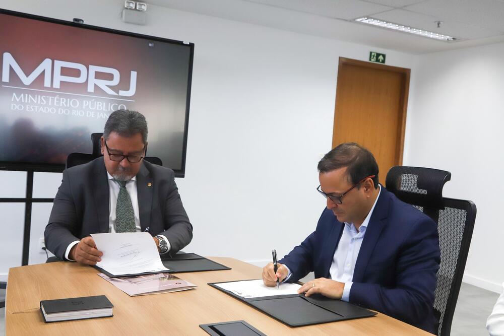 Prefeitura de Niterói e Ministério Público do Rio firmam acordo para intensificar combate a construções irregulares