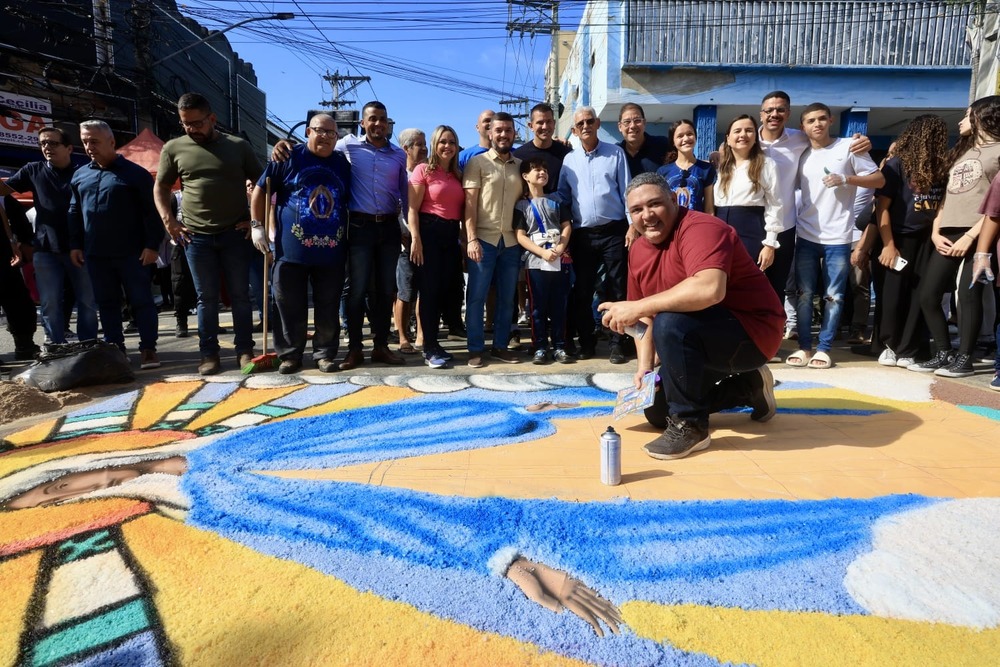 Rodrigo Bacellar visita obras e tapetes de Corpus Christi em São Gonçalo
