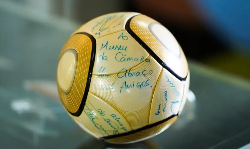 Moraes vota por condenar acusado de furtar bola autografada por Neymar nos atos golpistas de 8 de janeiro de 2023