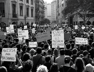 A Urgência de uma Anistia Contra o Julgamento Político