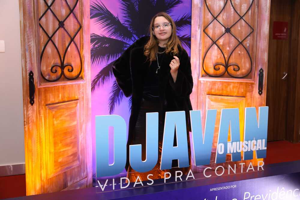 Sophia Ellen prestigia ‘Djavan - O Musical: Vidas Pra Contar’