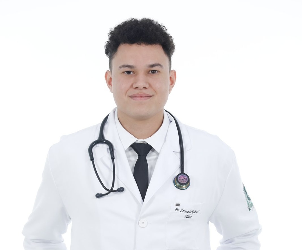 Dr. Leonardo Rodrigues celebra conquista em Medicina e se prepara para iniciar trajetória promissora na área da saúde
