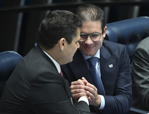Derrota do governo Lula é resultado de união inédita entre presidentes da Câmara e do SenadoDerrota do Planalto é resultado de união inédita no governo Lula entre presidentes da Câmara e Senado aprova aumenta número de deputados de 513 para 531