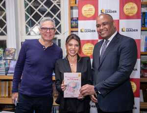 João Costa marca presença no lançamento do livro 