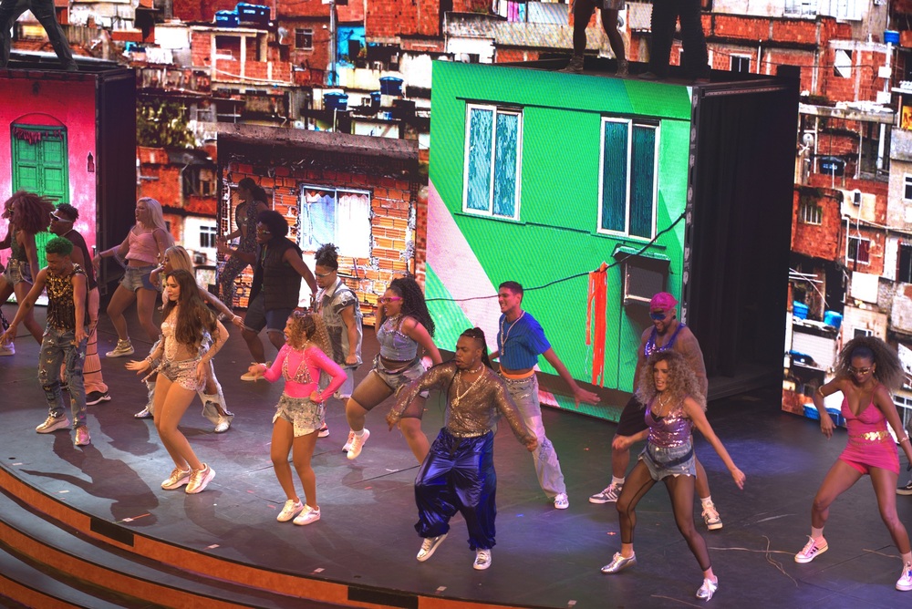 O Roxy Dinner Show lança  campanha promocional para Cariocas