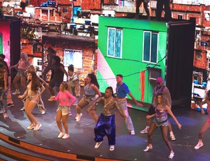 O Roxy Dinner Show lança  campanha promocional para Cariocas