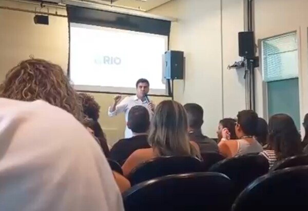 Secretário de Educação do Rio, Ferreirinha manda professora 'se retirar' de reunião e viraliza nas redes, ASSISTA