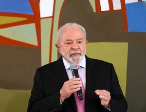 Em Buenos Aires, Lula inicia presidência brasileira do Mercosul. Assista