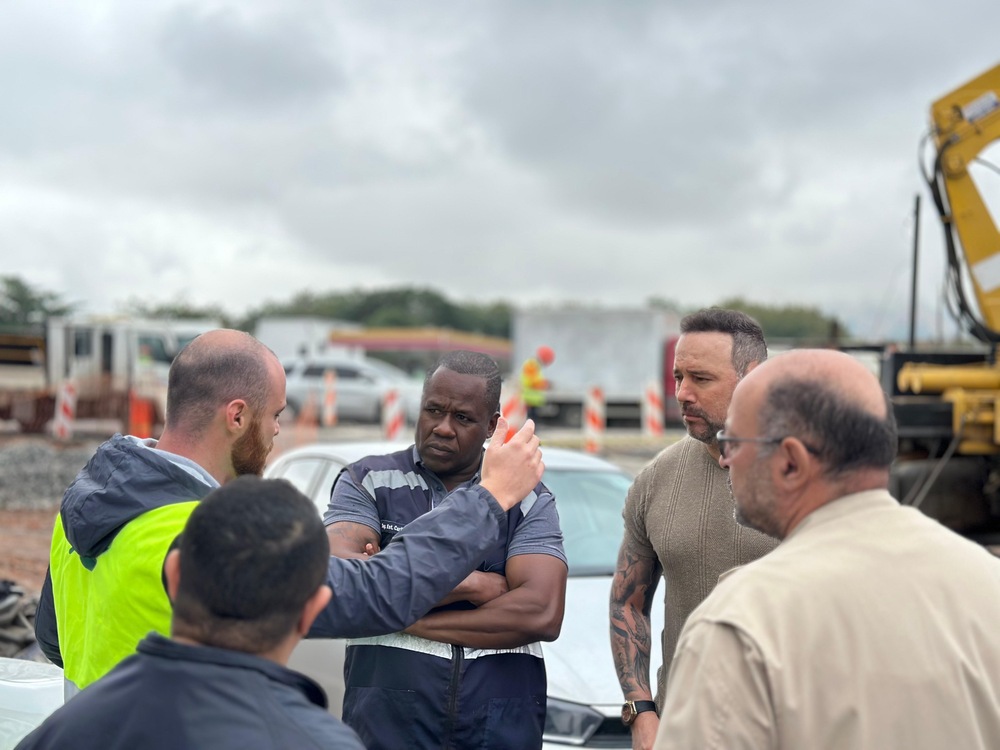 Autoridades realizam visita técnica à obra de extensão da Via Dutra em Nova Iguaçu para buscar soluções contra os alagamentos no bairro Juriti