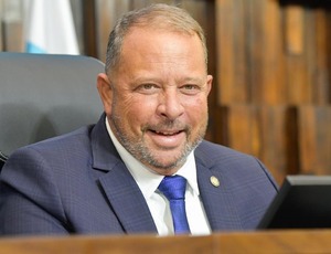 Deputado Guilherme Delaroli assume a presidência da Alerj no período da Cúpula dos BRICS