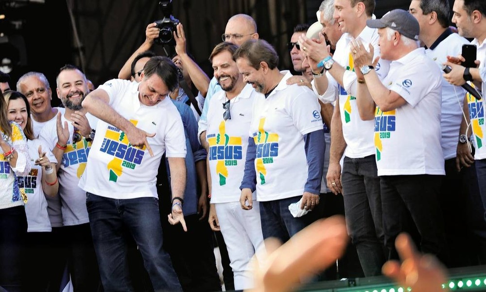 O Efeito Bolsonaro: Pastores Bolsonaristas ganham muito poder, mas fazem pela primeira vez na história do Brasil evangélicos diminuirem de 129% para 6,5% o crescimento das igrejas