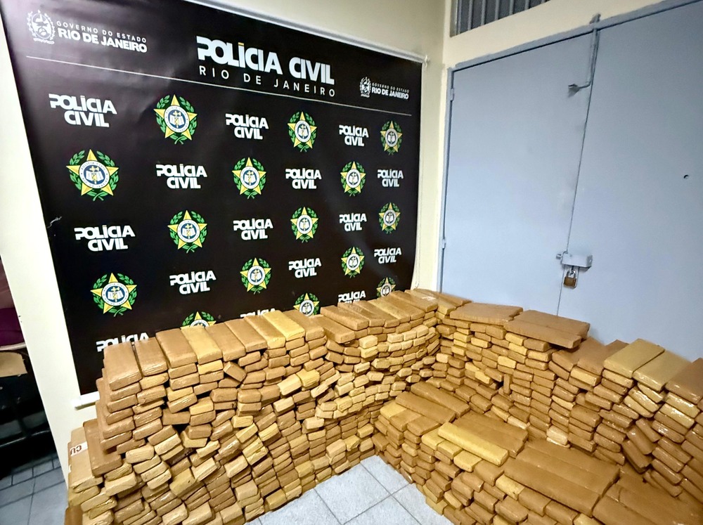 Governo do Estado apreende uma tonelada de drogas em caminhão-tanque, durante operação da Polícia Civil em Levy Gasparian