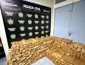 Governo do Estado apreende uma tonelada de drogas em caminhão-tanque, durante operação da Polícia Civil em Levy Gasparian