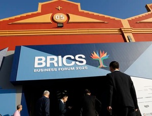 Conselho Popular do BRICS defende taxação dos super-ricos e desdolarização