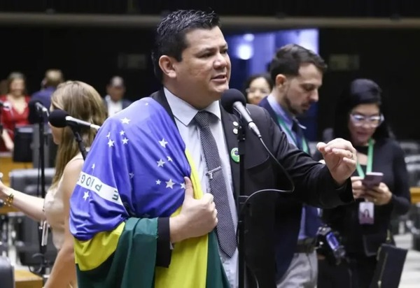 R$ 50 bilhões em emendas: Brasil é único país do mundo onde parlamentares controlam orçamento público
