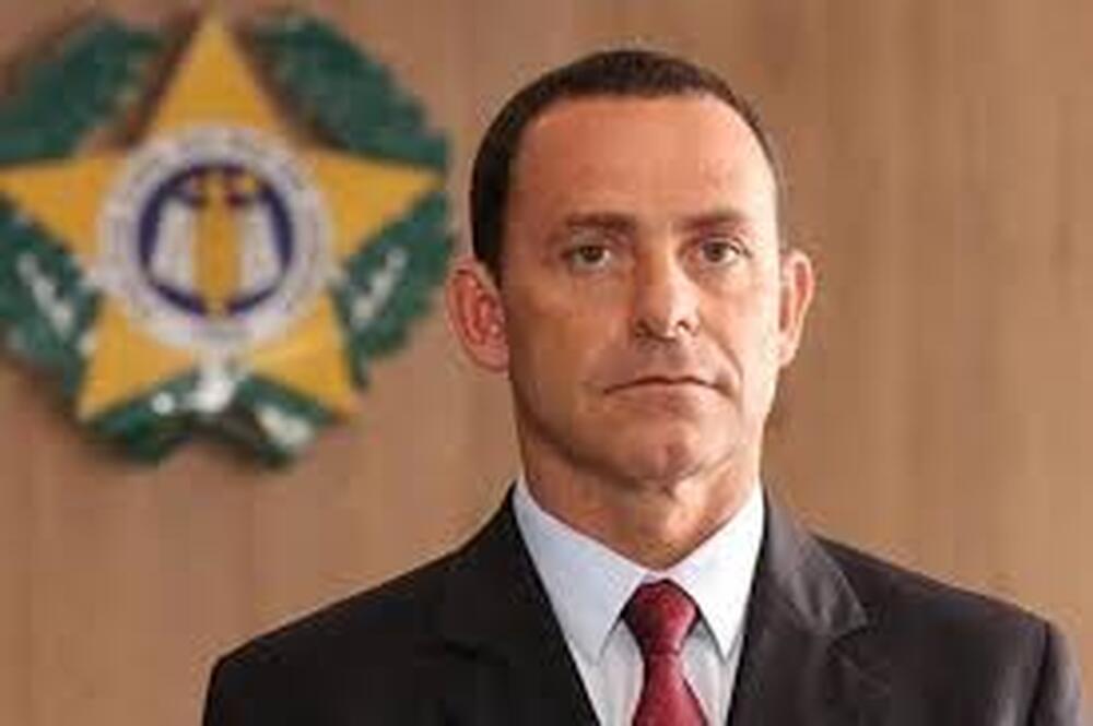 Justiça determina retorno de ex-chefe da Polícia Civil Allan Turnowski à prisão