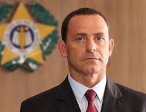 Justiça determina retorno de ex-chefe da Polícia Civil Allan Turnowski à prisão