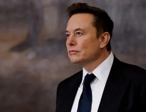 IA de Elon Musk publica post exaltando Hitler no X, junto a mensagens antissemitas