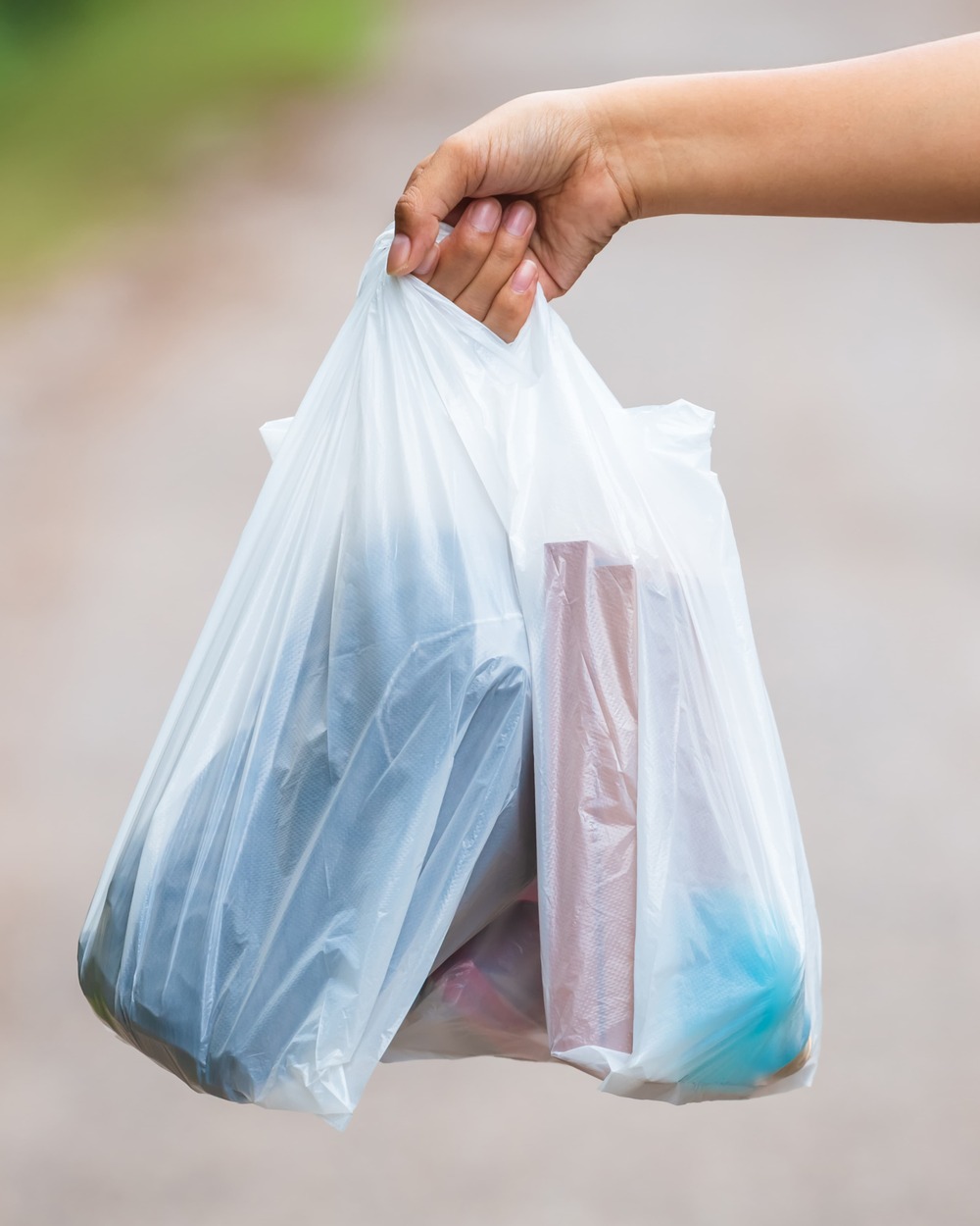 Projeto de lei propõe fim da cobrança por sacolas em comércios de Araruama