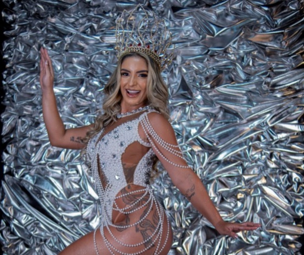 Passistas no topo! Carolane Silva receberá coroa de rainha neste domingo com festa na quadra da Inocentes de Belford Roxo