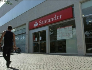 Justiça mantém multa de R$ 9,6 milhões ao Santander por 'sujar nome' de 7 mil servidores de MG