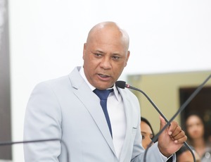 Vereador Magno Dheco solicita melhorias na infraestrutura urbana de Araruama através de requerimento e indicações legislativas