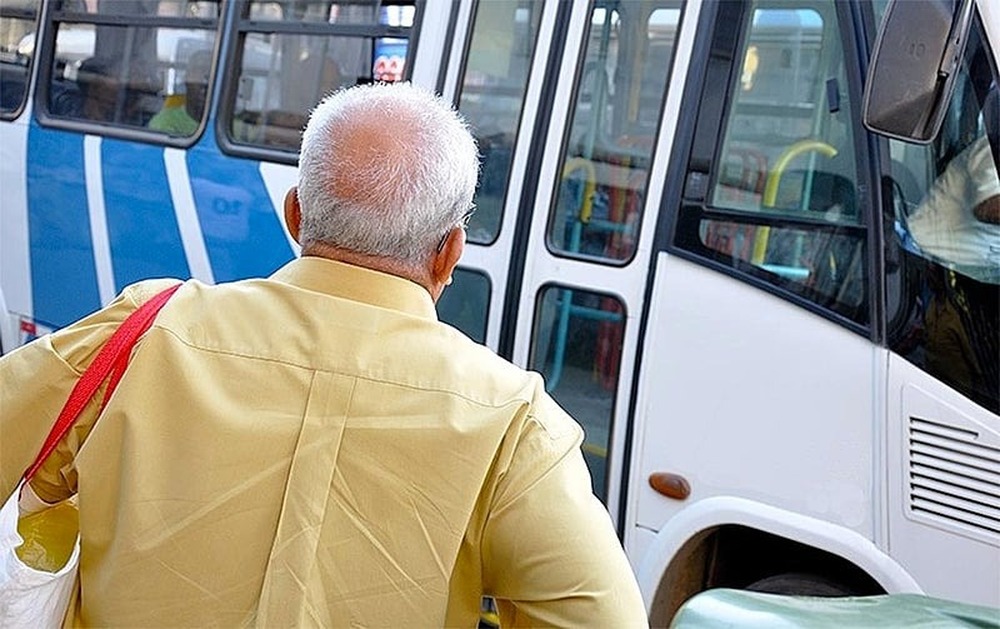 Eduardo Paes veta simplificação do transporte gratuito para terceira idade