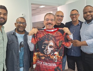 Átila Nunes confirma presença em reunião para Carnaval 2026 com homenagem ao Papa Negro