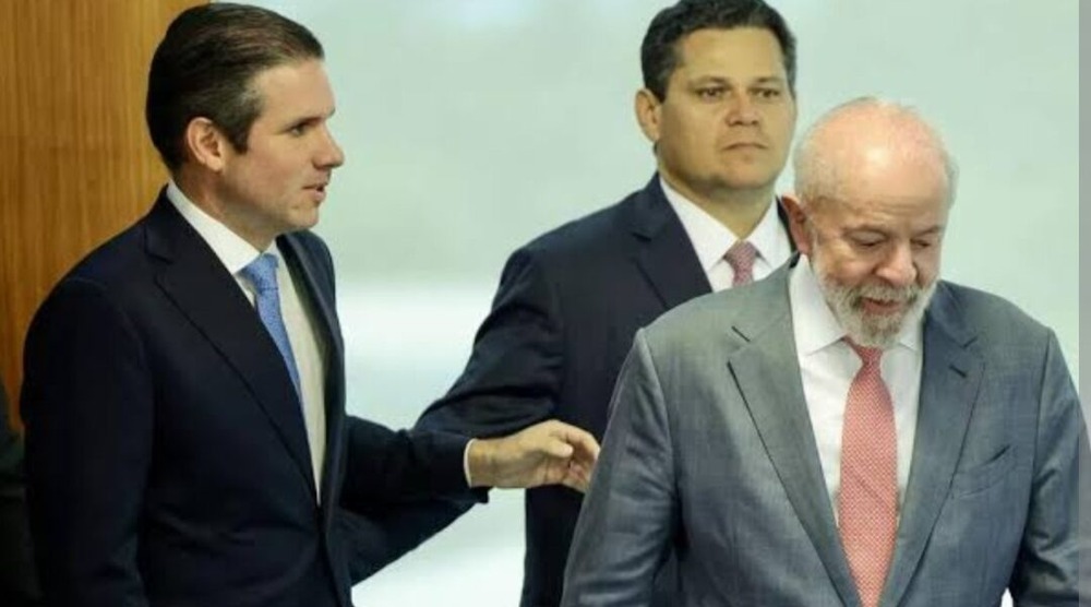 Lula impõe derrota ao Congresso no IOF, veta aumento de deputados e reforça narrativa pró-povo
