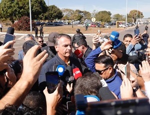Bolsonaro diz que não tem intenção de fugir do Brasil, após colocar tornozeleira a mando de Moraes