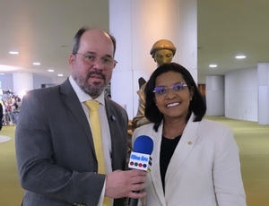 Deputada Gisela Simona lidera batalhas contra Cigarros Eletrônicos e por proteção das mulheres e justiça racial 