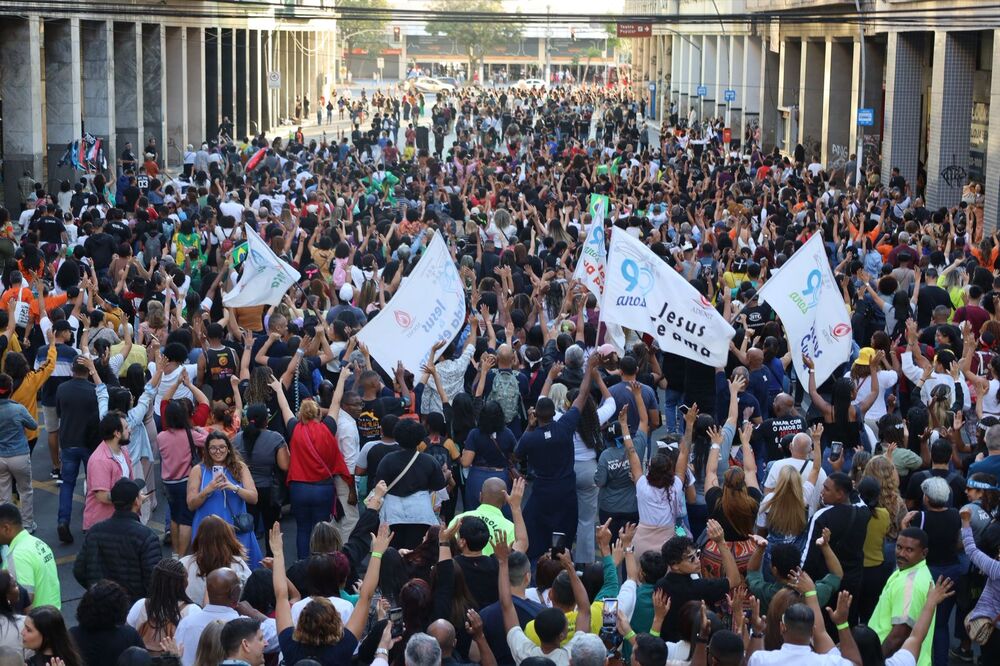 Marcha para Jesus reúne cerca de 15 mil pessoas em Niterói
