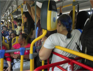 Velha fórmula com maquiagem nova: Paes tenta reinventar o ônibus no Rio, mas quem paga a conta é o povo