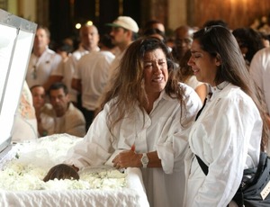 Famosos e familiares se despedem de Preta Gil no Rio