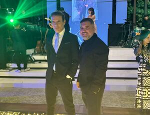 Igor Lage e Mário Gomes se reencontram em festa de gala no RJ