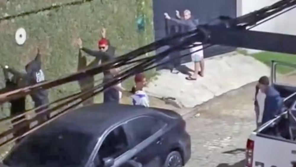 JUSTIÇA NO BRASIL: Menor Piu se entrega após tumulto na casa do filho de Marcinho VP, mas retorna imediatamente à semiliberdade depois de fuga de dois meses