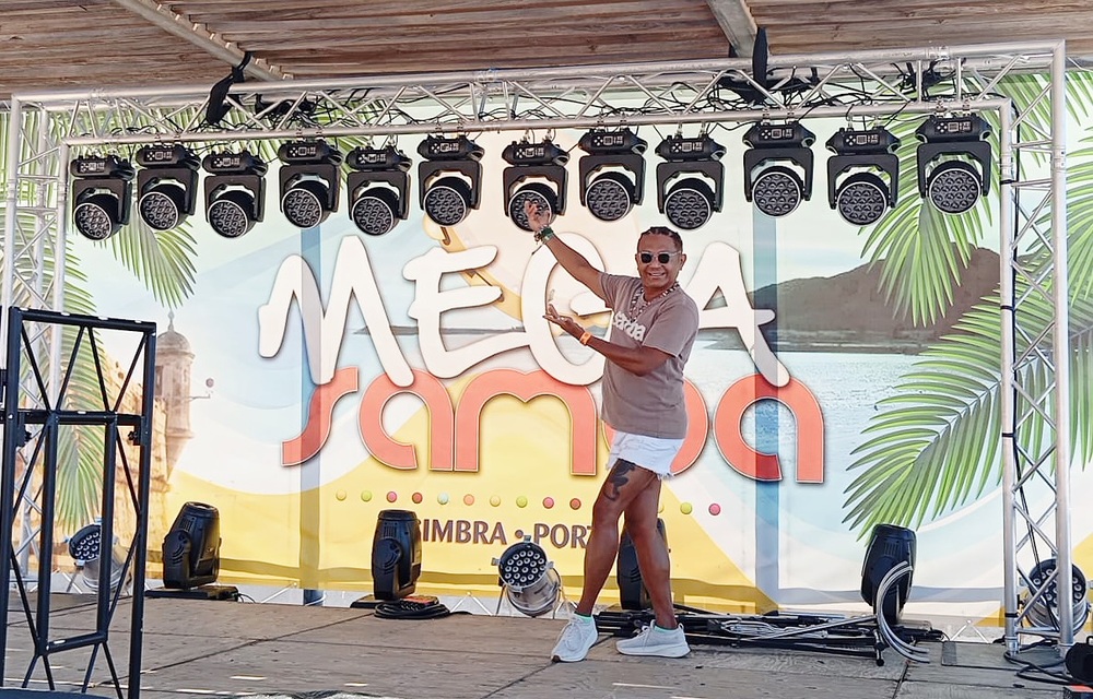 Muso do carnaval carioca  Thiago Lisboa comemora seu aniversário no MegaSamba em Sesimbra Portugal.