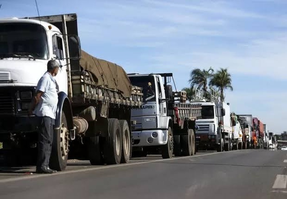 Venezuela taxa produtos brasileiros em até 77% e Itamaraty tenta reverter