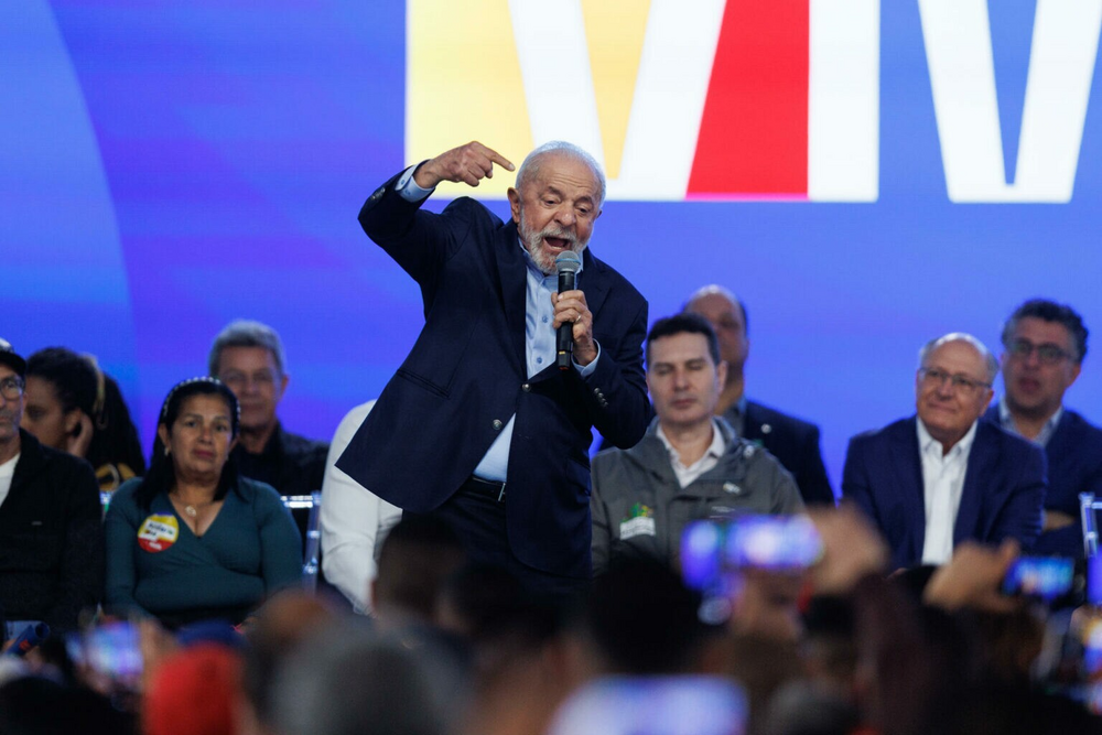 Lula critica voto de pobre em rico: 1Ele só é rico porque já roubou1