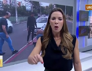 Repórter e cinegrafista da Record são agredidos ao vivo
