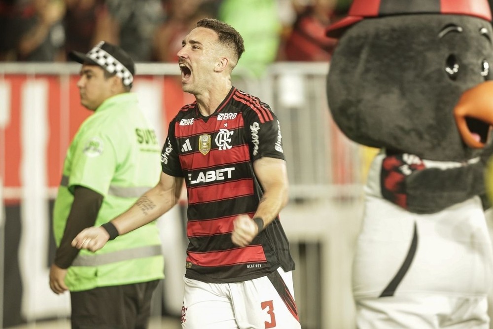 Léo Ortiz marca de cabeça e garante a vitória do líder Flamengo