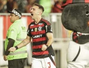 Léo Ortiz marca de cabeça e garante a vitória do líder Flamengo