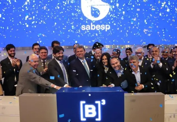 Após privatização, Sabesp registra mais receita, demissões e vazamentos